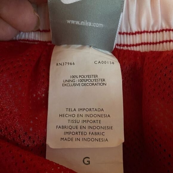 Nike Grey Tag Mens Swim Trunks Size Large Red Black‎ White Drawstring - Picture 7 of 8